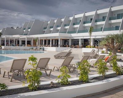 8-daagse Zonvakantie naar Canarische Eilanden bij Radisson Blu Resort Lanzarote